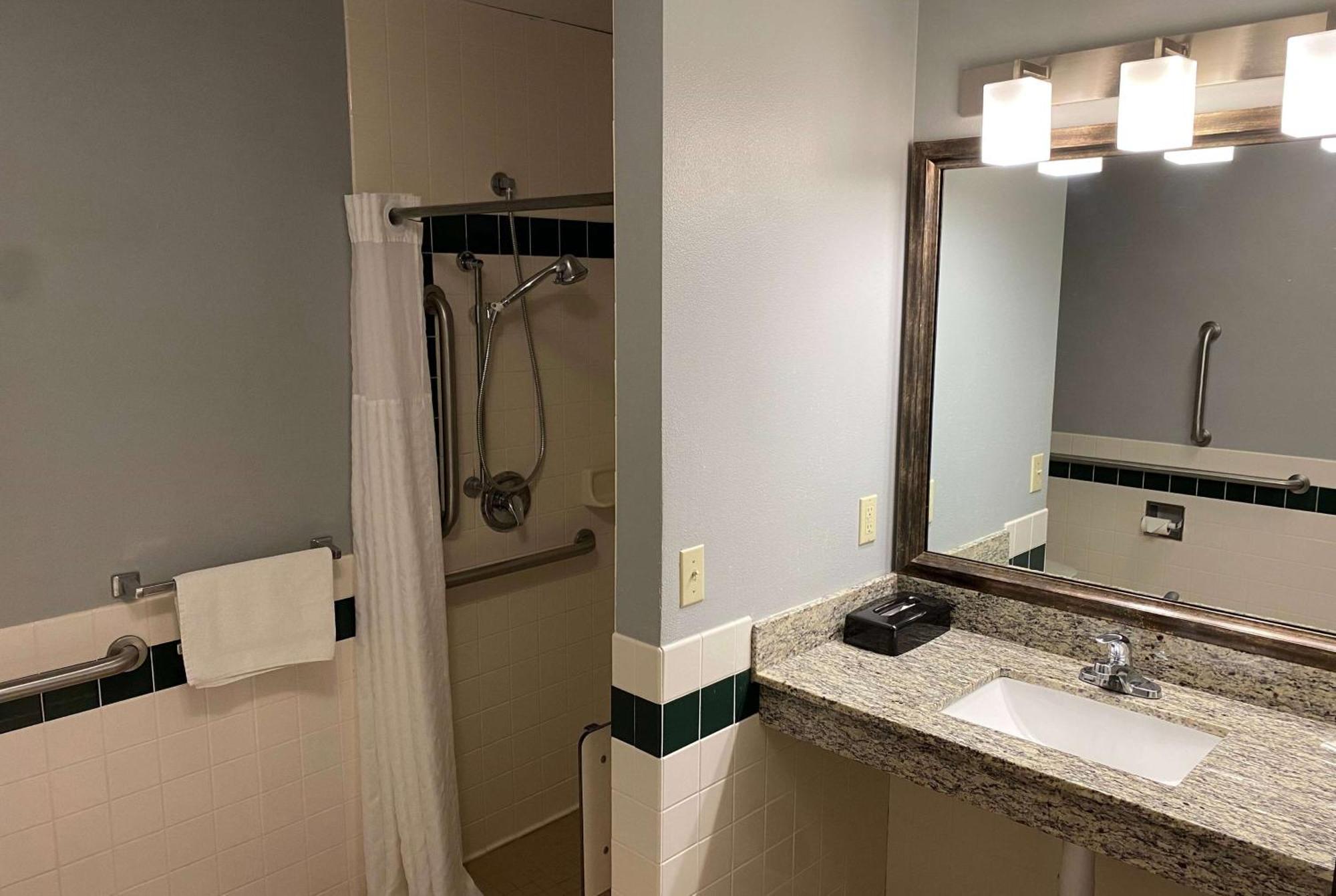 Americinn By Wyndham Chanhassen Kültér fotó